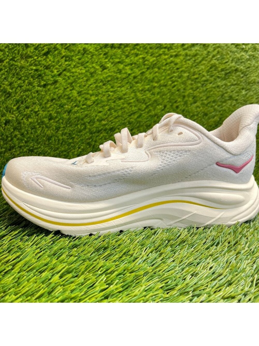Hoka One One Clifton 10 Womens Size 7 Beige Pink Athletic Running Shoes Sneakers - Picture 2 of 10